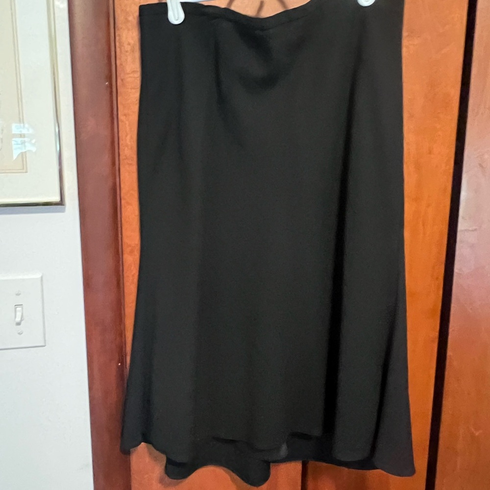 Elegant Black Women's Skirt